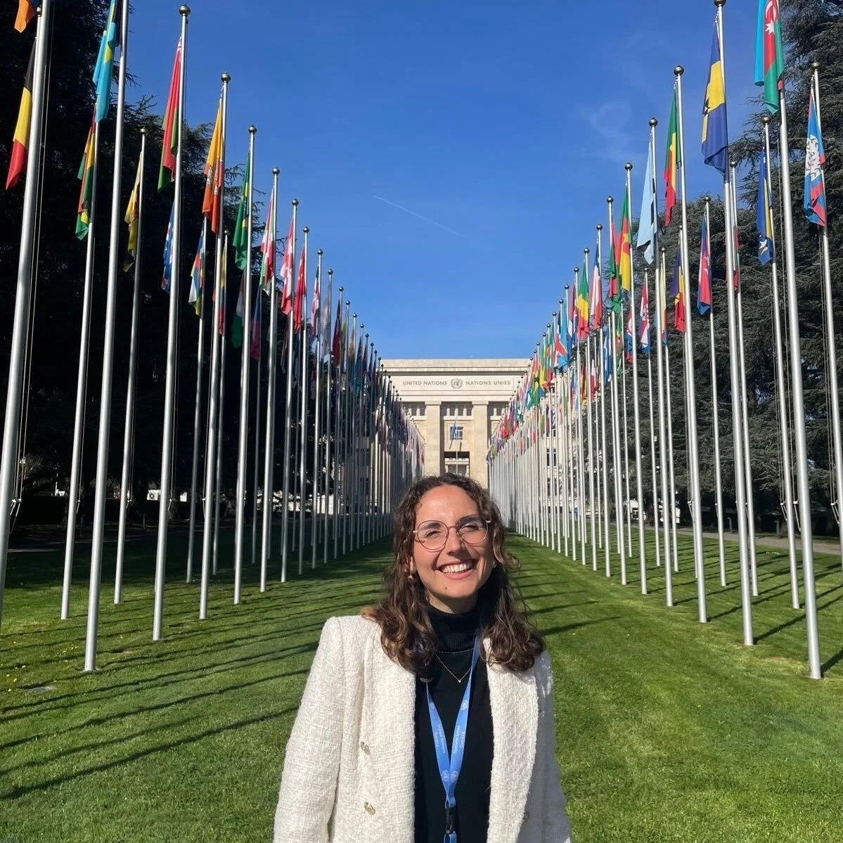 Chiara Innocenti standing in front of the UN building in Geneva